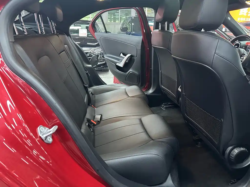 Mercedes-Benz A-Class 2022 — фото 10
