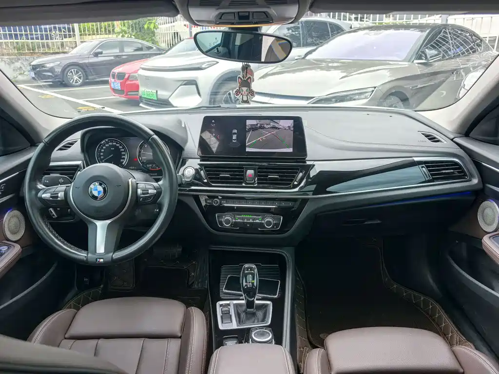 BMW 1 Series 2022 — фото 16