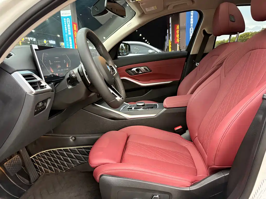 BMW 3 Series 2025 — фото 11