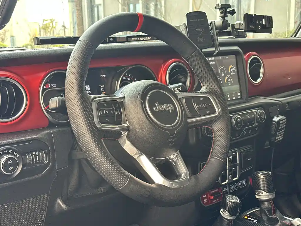 Jeep Wrangler 2022 — фото 30