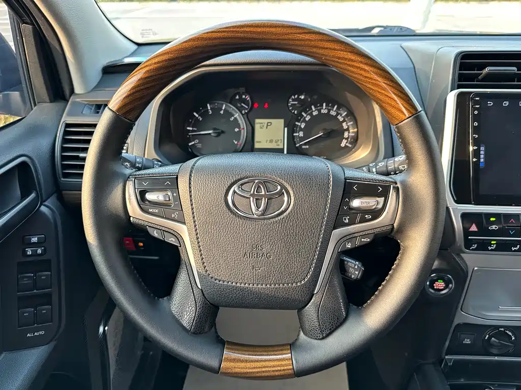 Toyota Prado 2020 — фото 10