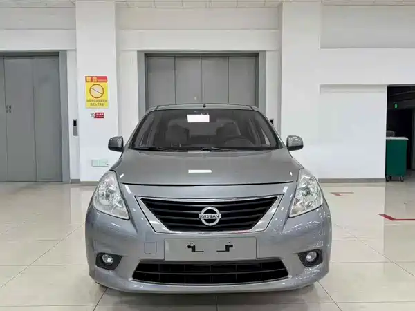 Nissan Sunny 2011