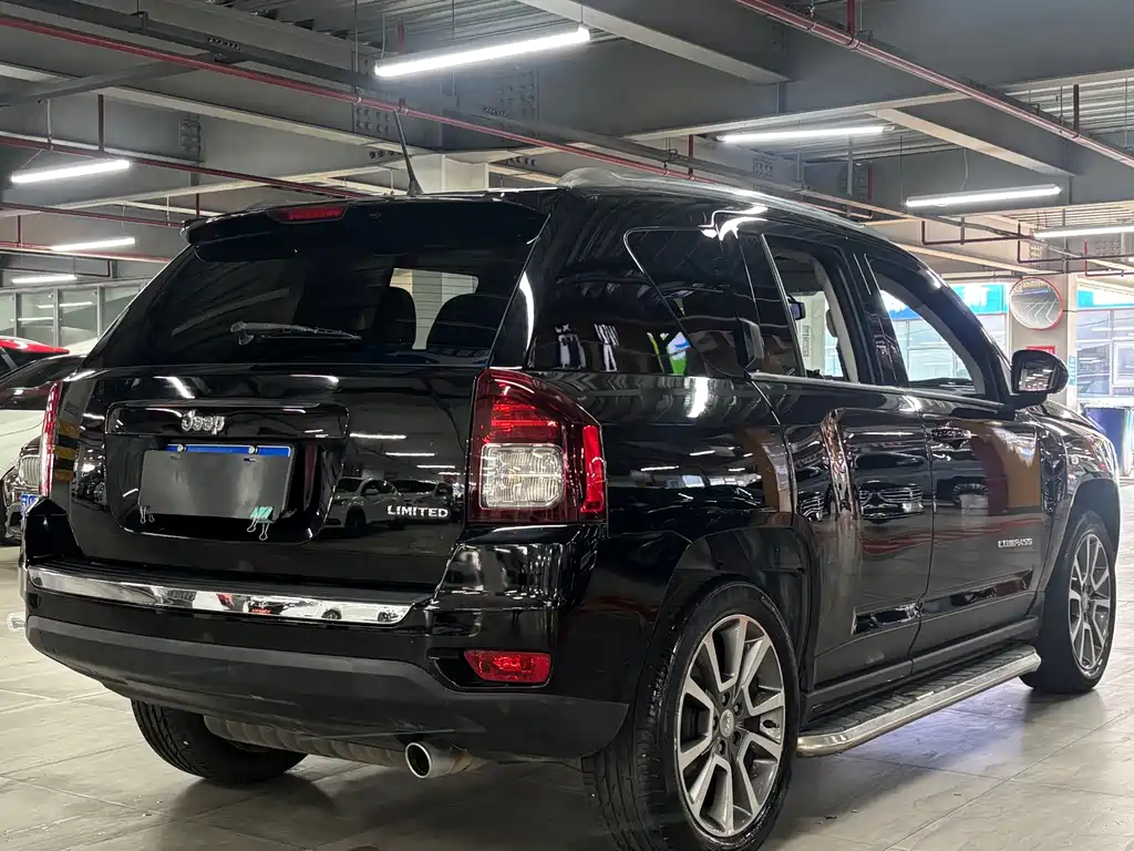 Jeep Compass 2015 — фото 2