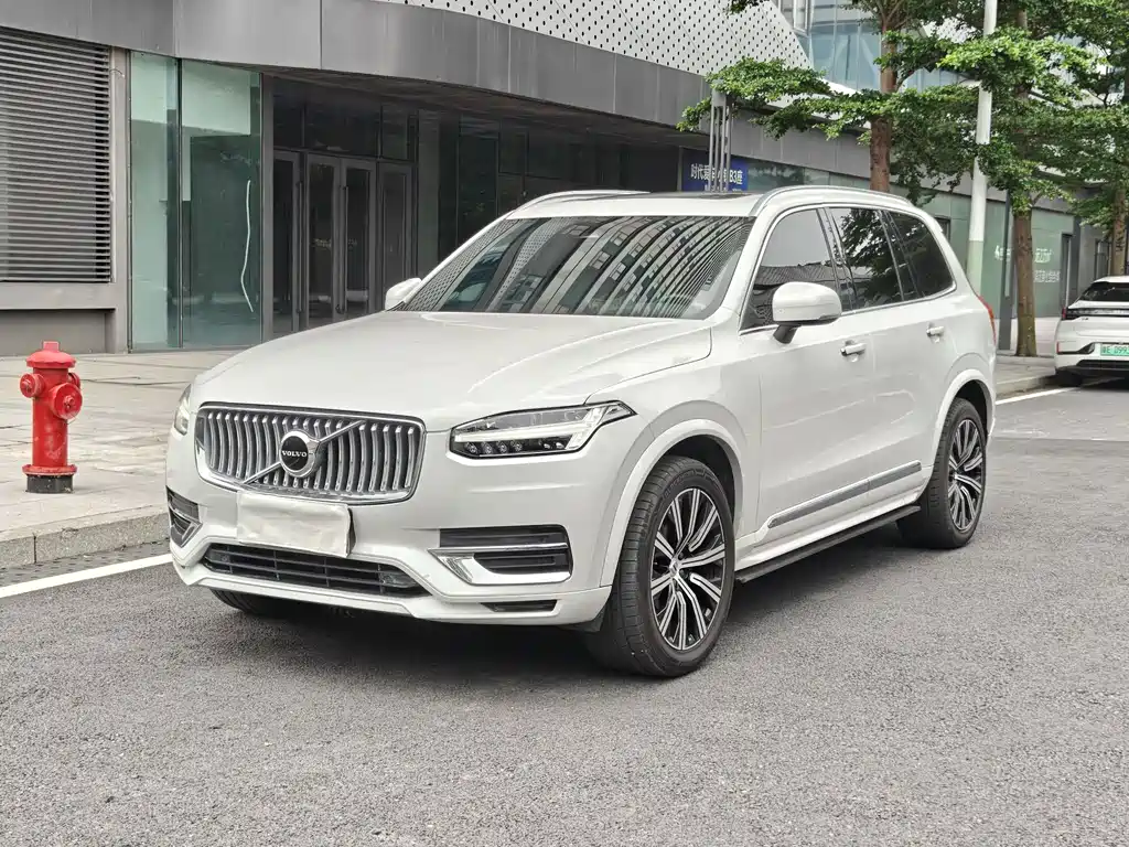 Volvo XC90 2023 — фото 1