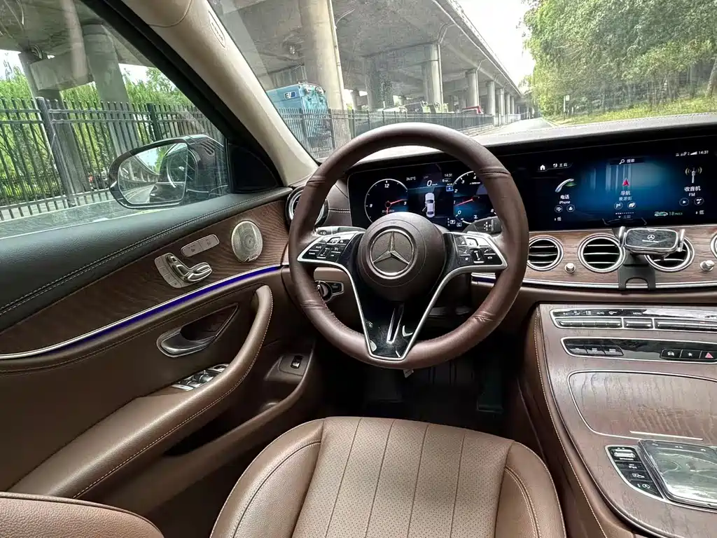 Mercedes-Benz E-Class 2023 — фото 8