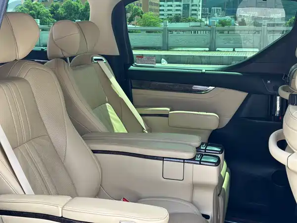 Toyota Alphard 2021