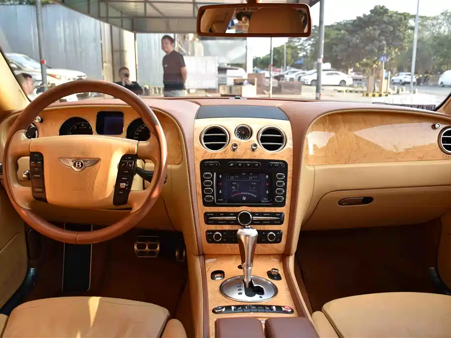 Bentley Flying Spur 2008 — фото 14