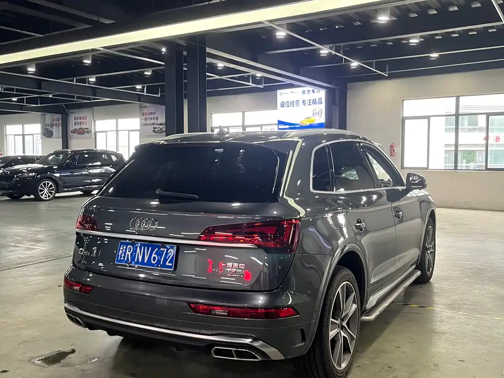 Audi Q5L 2021 — фото 7