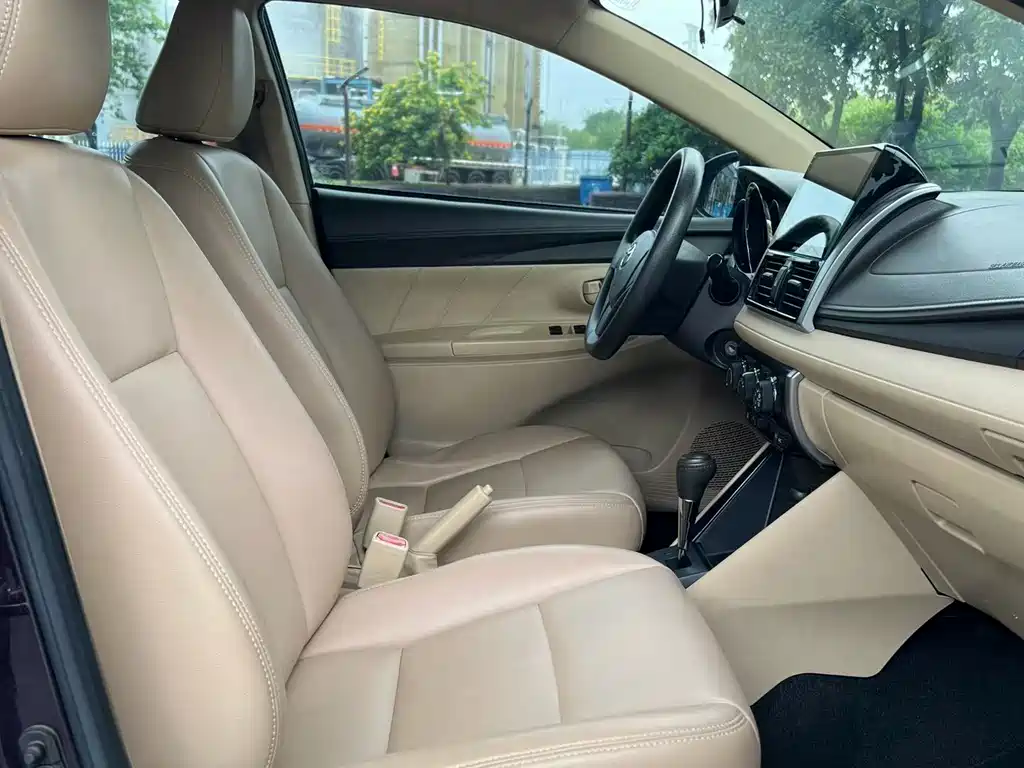 Toyota Vios 2015 — фото 7