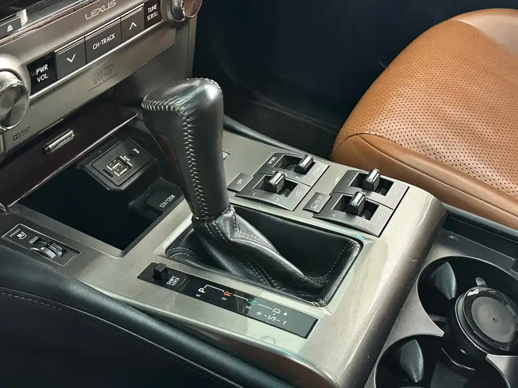 Lexus GX 2016 — фото 15