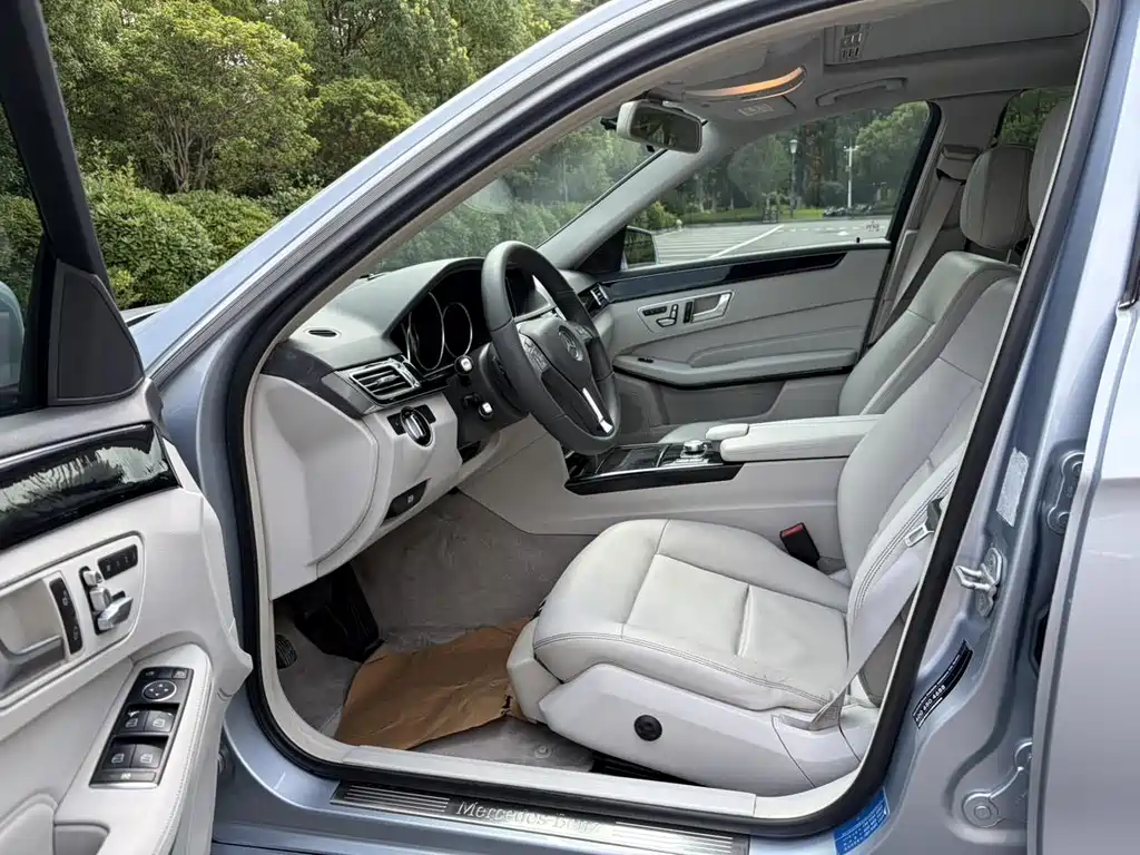 Mercedes-Benz E-Class 2013 — фото 12