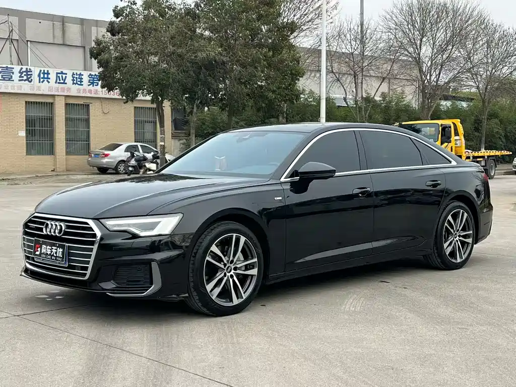 Audi A6L 2022 — фото 1