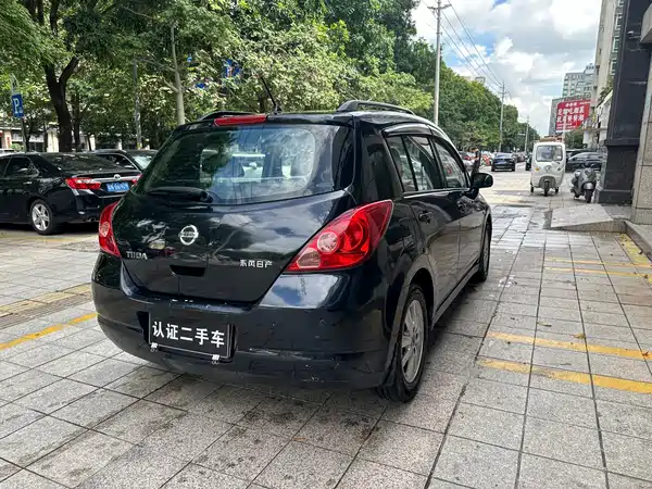 Nissan Tiida 2007