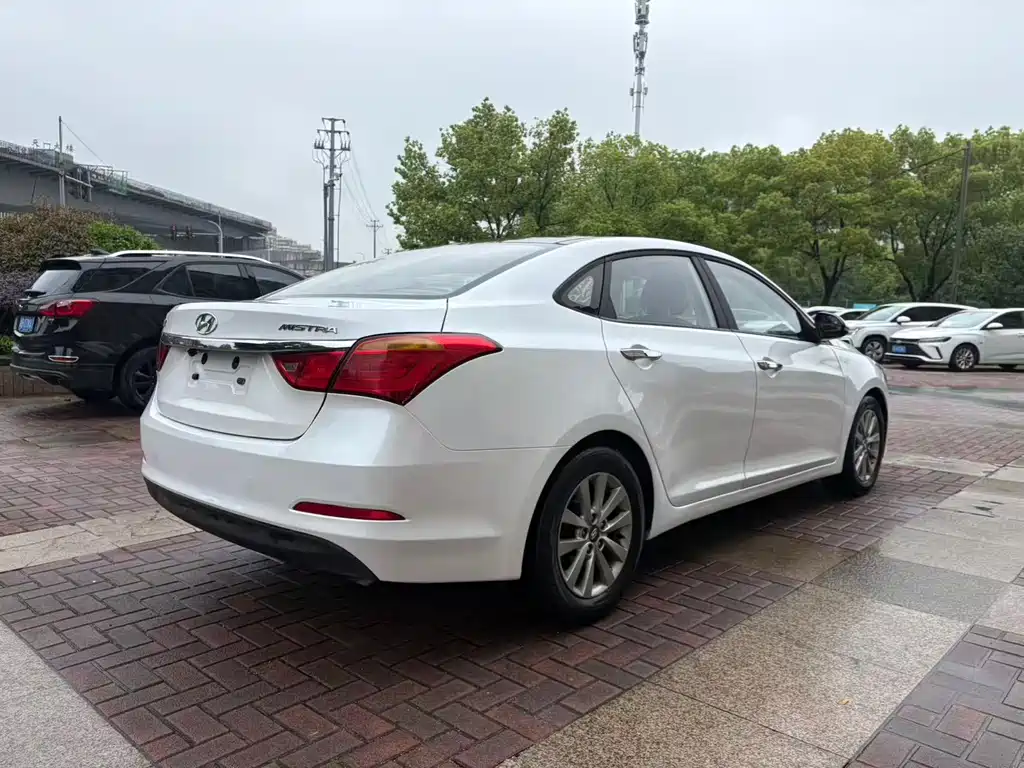 Hyundai Mistra 2014 — фото 12