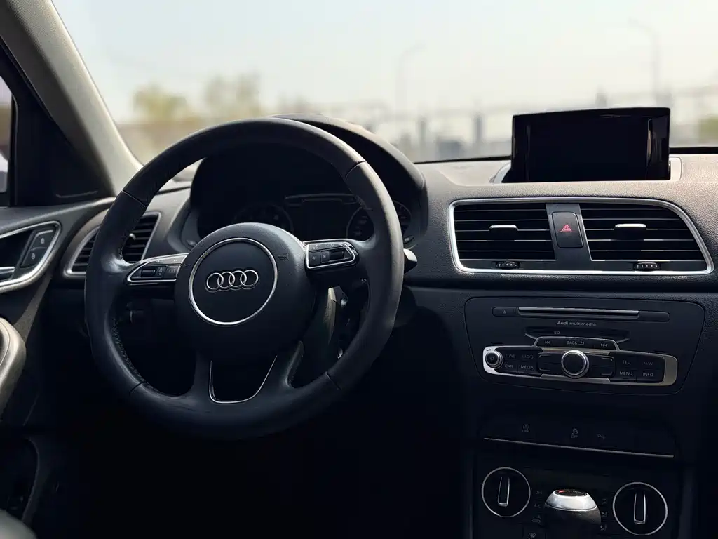 Audi Q3 2018 — фото 20