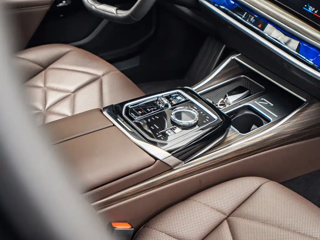 BMW 7 Series 2023 — фото 11