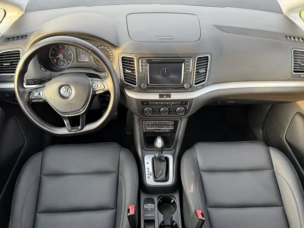 Volkswagen Sharan 2017 — фото 16