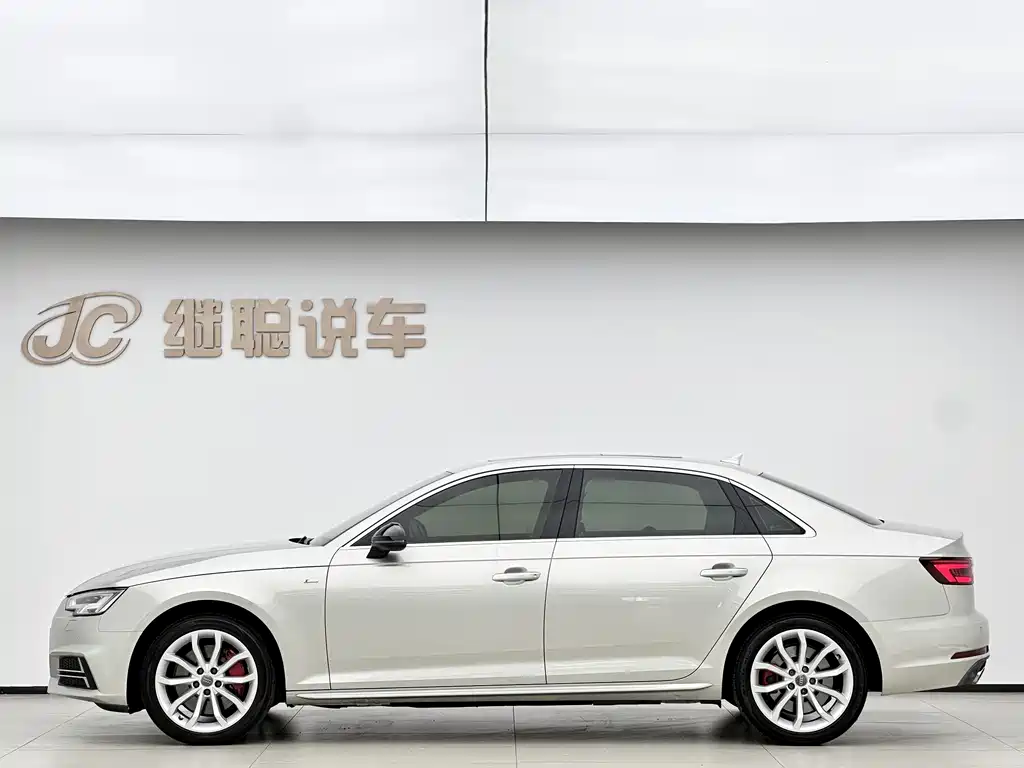 Audi A4L 2018 — фото 4