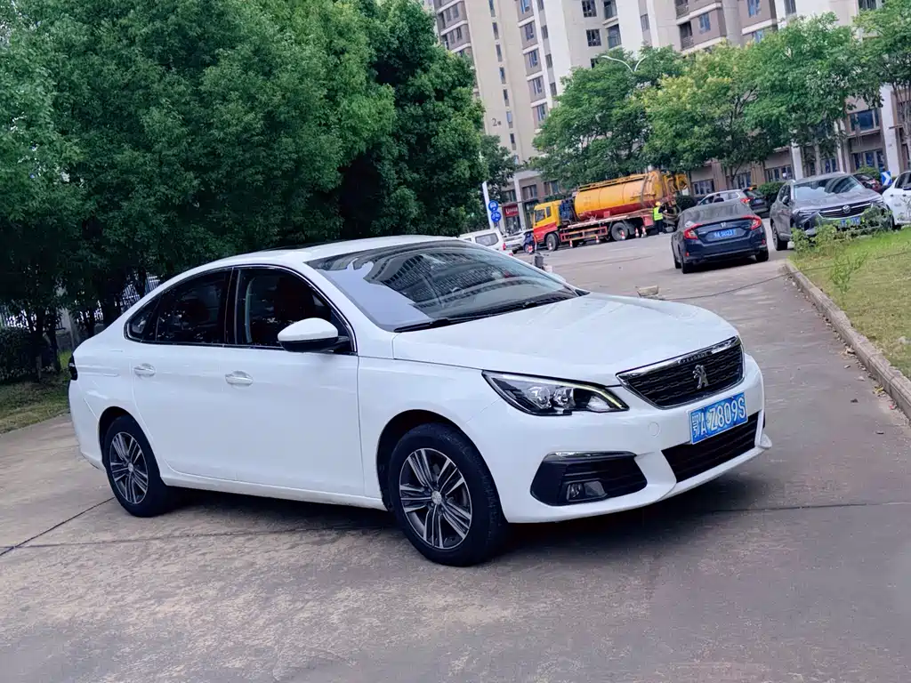 Peugeot 308 2018 — фото 3