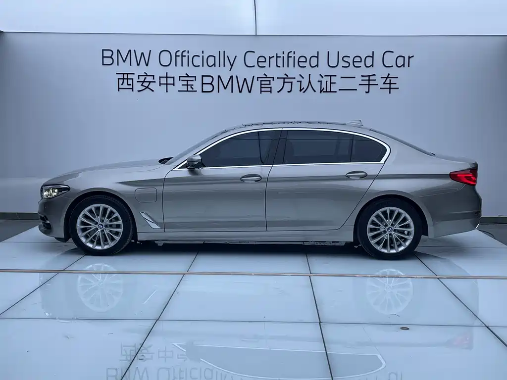 BMW 5 Series New Energy 2020 — фото 3