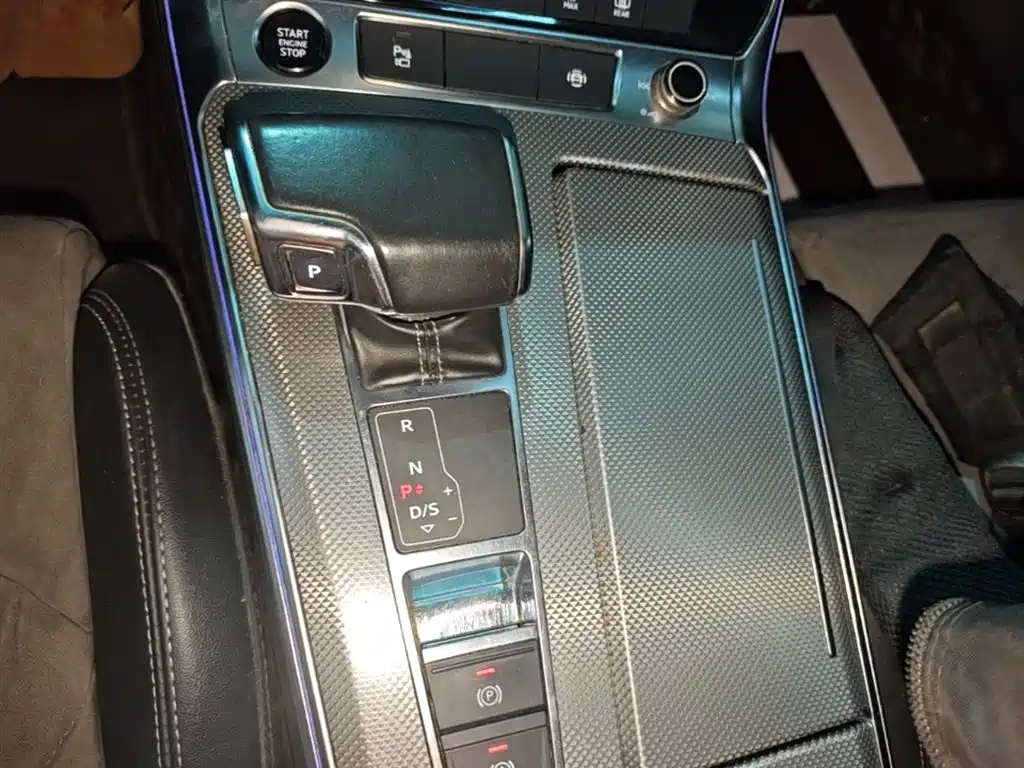 Audi A6L 2021 — фото 14