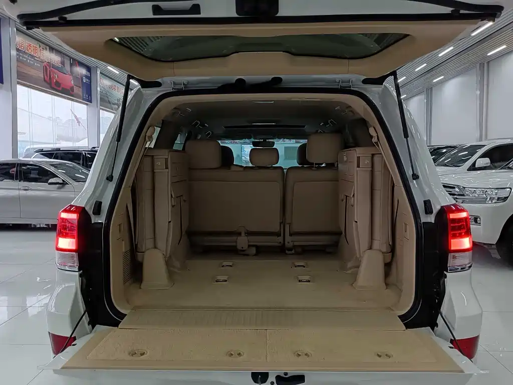 Toyota Land Cruiser 2017 — фото 18