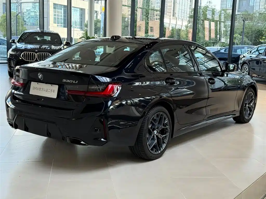 BMW 3 Series 2024 — фото 15