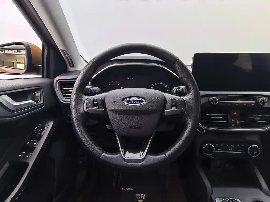 Ford Focus Active 2020 — фото 15