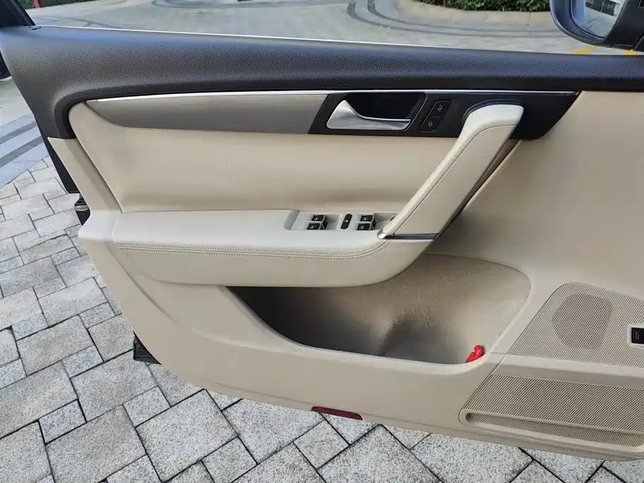 Volkswagen Magotan 2012