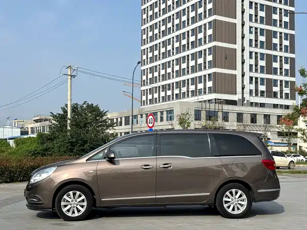 Buick GL8 2017