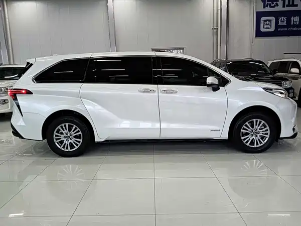 Toyota Sienna 2023