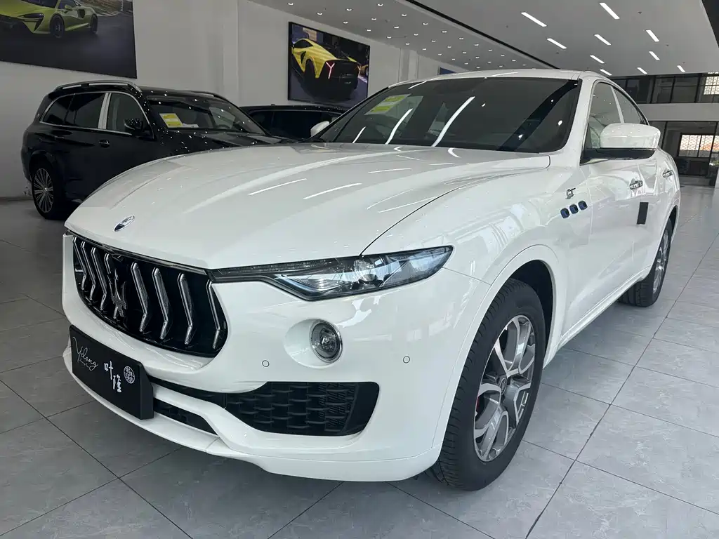 Maserati Levante — фото 1