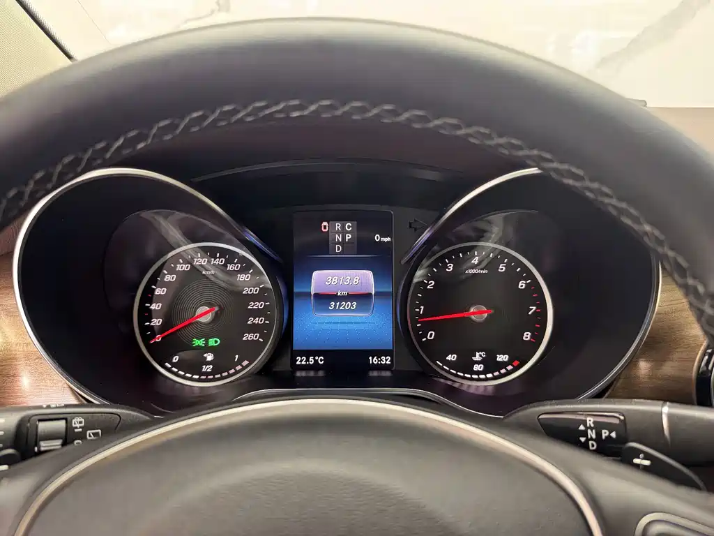 Mercedes-Benz V-Class 2023 — фото 14