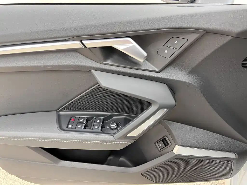 Audi A3 2024 — фото 15