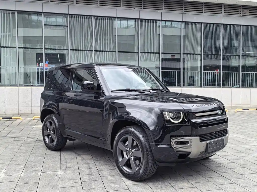 Land Rover Defender 2025