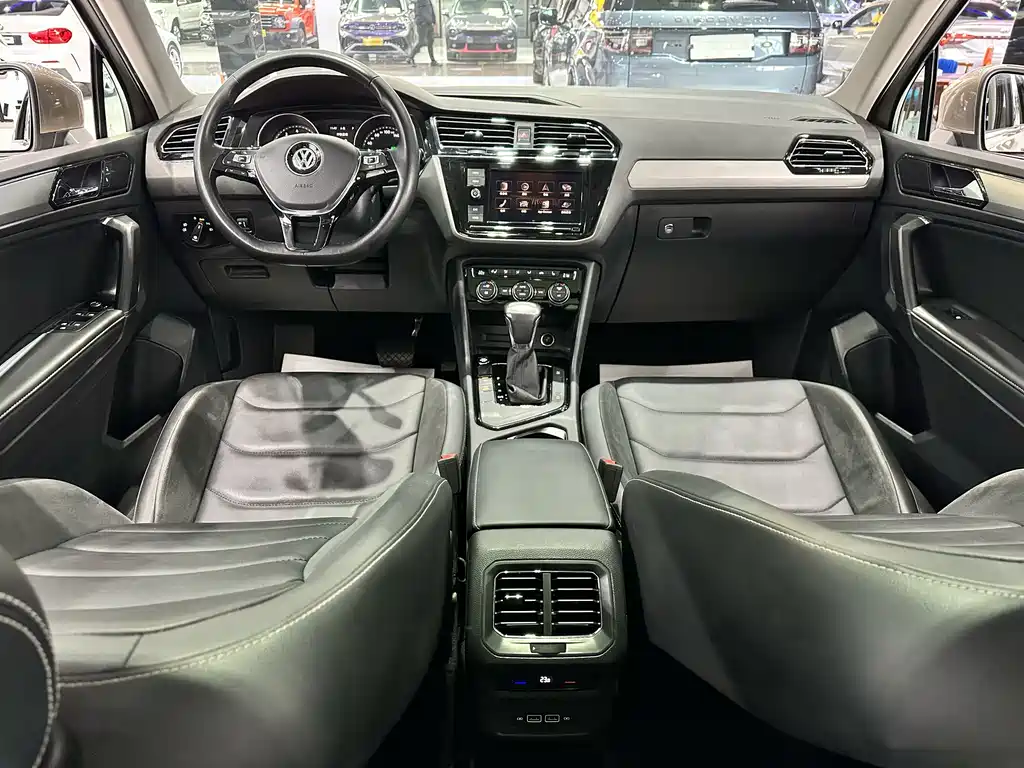 Volkswagen Tiguan L 2018 — фото 9