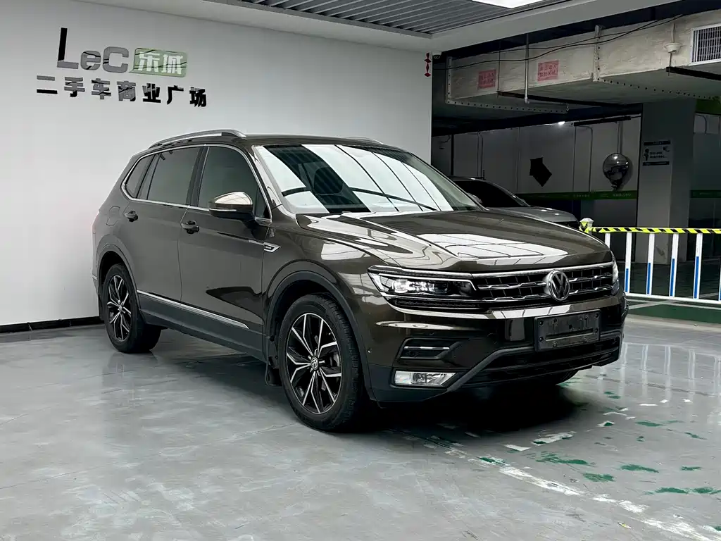 Volkswagen Tiguan L 2017 — фото 3