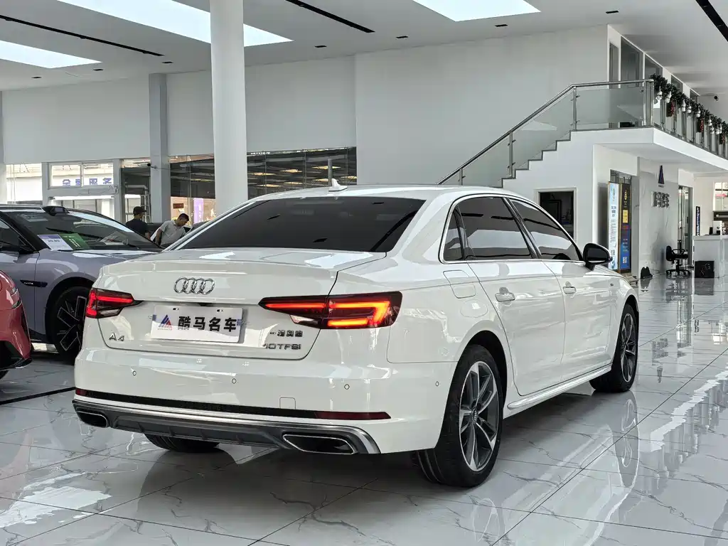 Audi A4L 2019 — фото 15