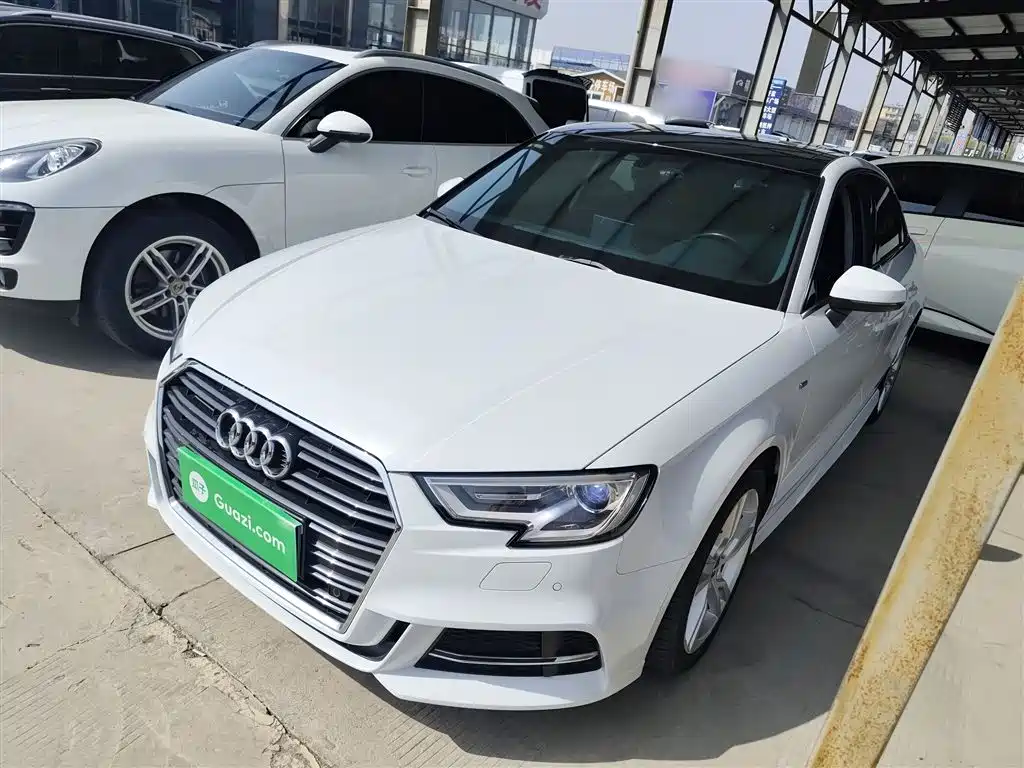 Audi A3 2018 — фото 1