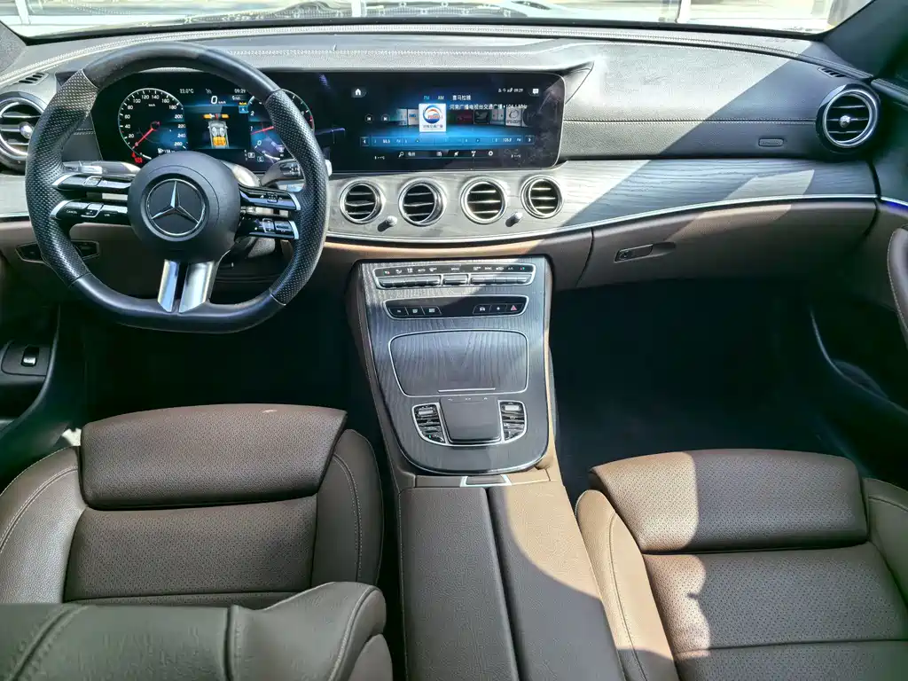 Mercedes-Benz E-Class 2023 — фото 9
