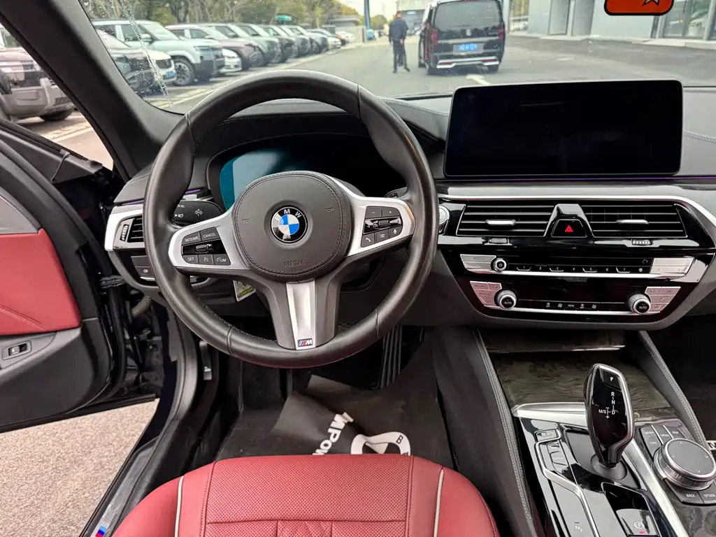 BMW 5 Series 2020 — фото 11