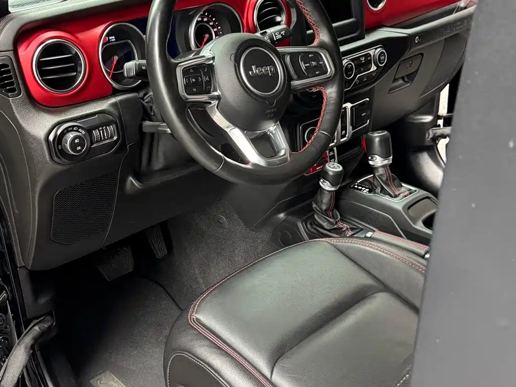 Jeep Wrangler 2021 — фото 10
