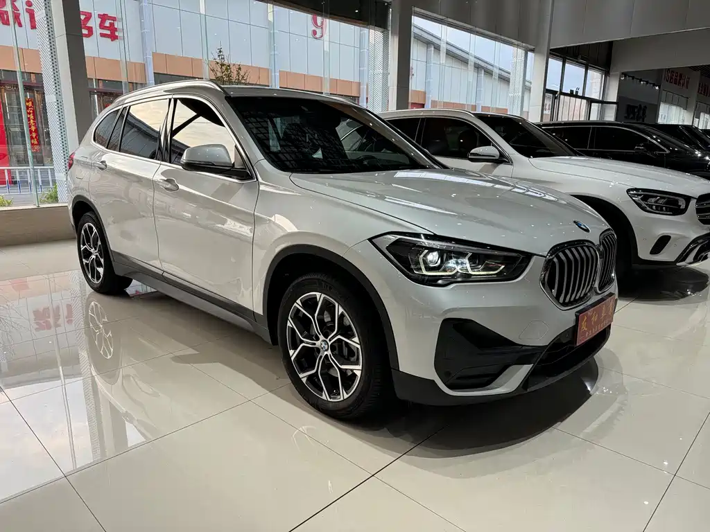 BMW X1 2022 — фото 3