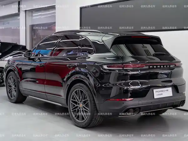 Porsche Cayenne 2025