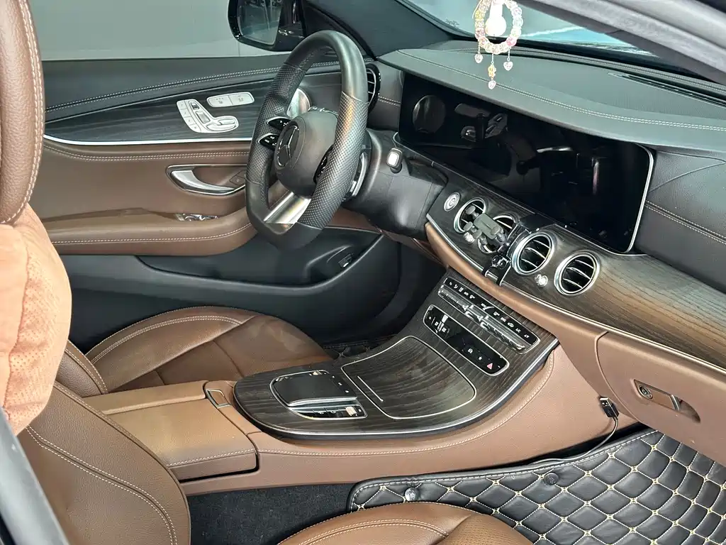 Mercedes-Benz E-Class 2022 — фото 13