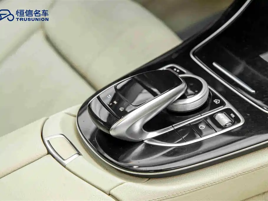 Mercedes-Benz E-Class 2017 — фото 19