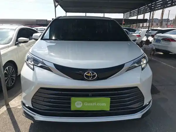 Toyota Sienna 2024