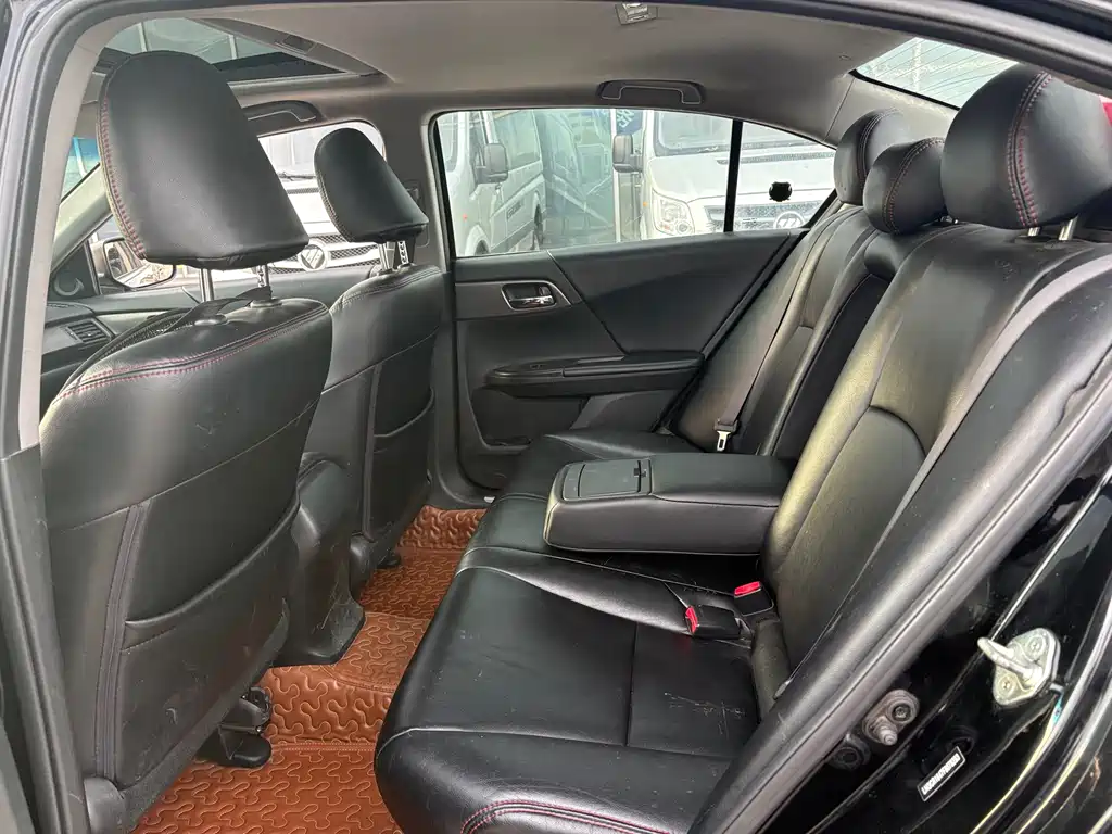 Honda Accord 2015 — фото 8