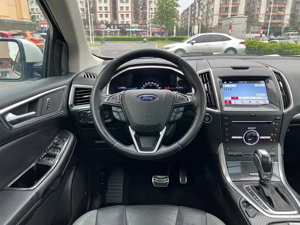 Ford Edge 2017 — фото 19