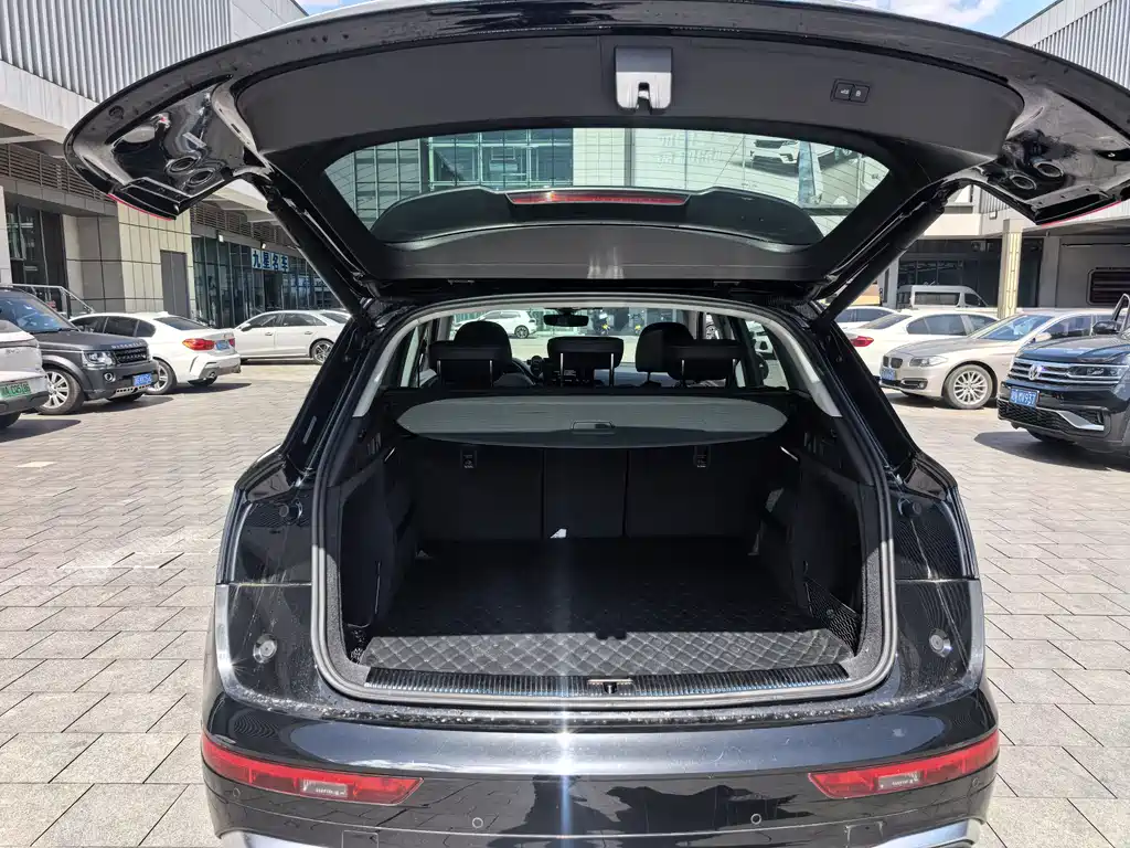 Audi Q5L 2022 — фото 18